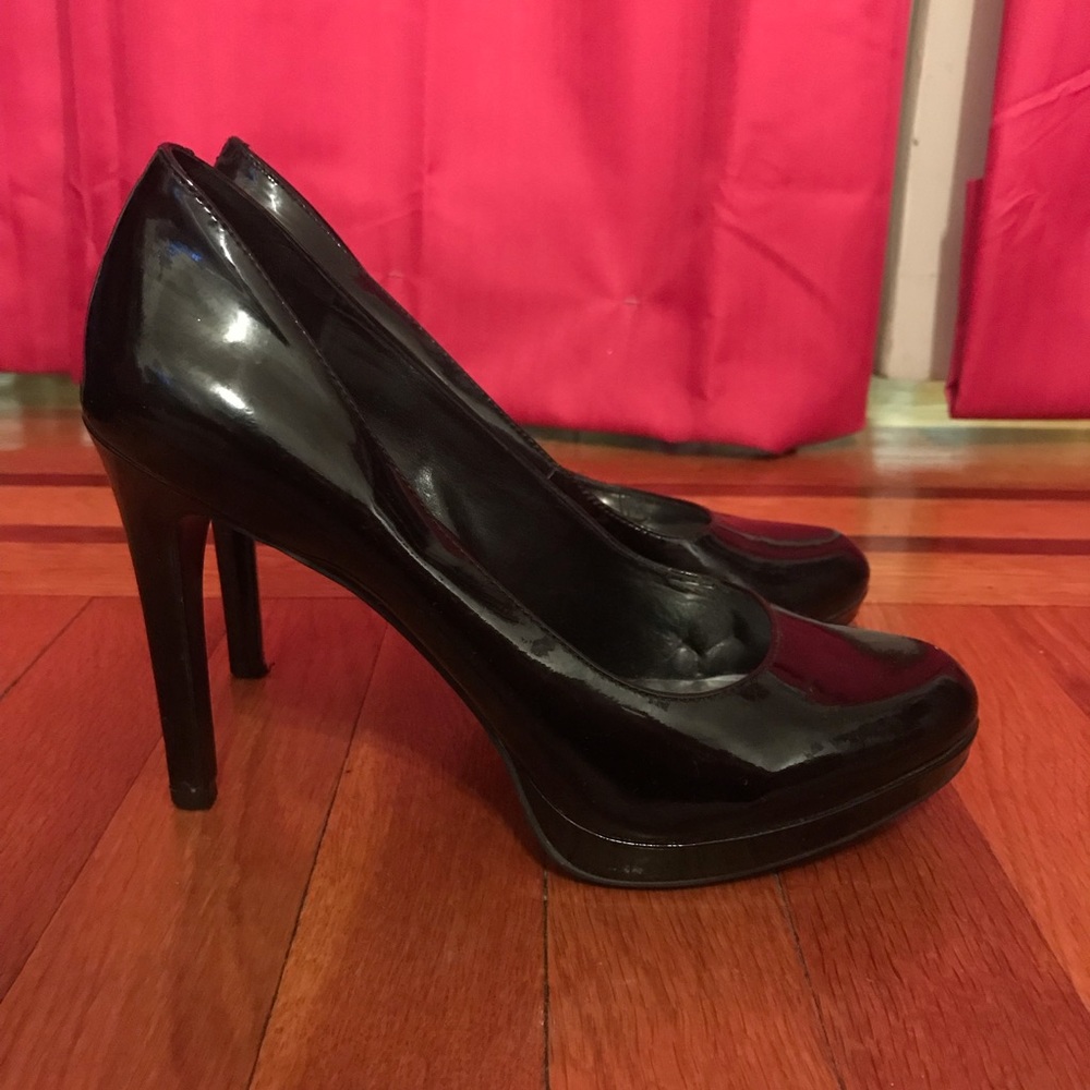 BCBG Black Pumps Size 8
